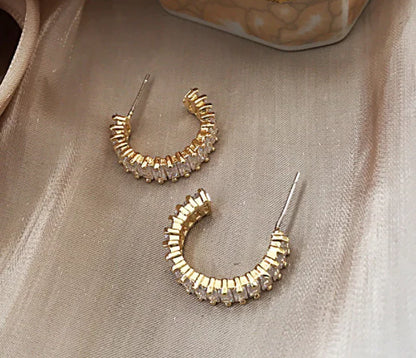 Korean Style Circular Diamond Earrings for Urban Girls