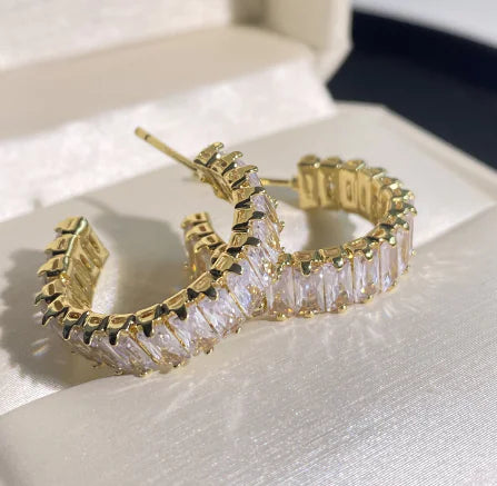 Korean Style Circular Diamond Earrings for Urban Girls