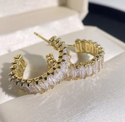 Korean Style Circular Diamond Earrings for Urban Girls